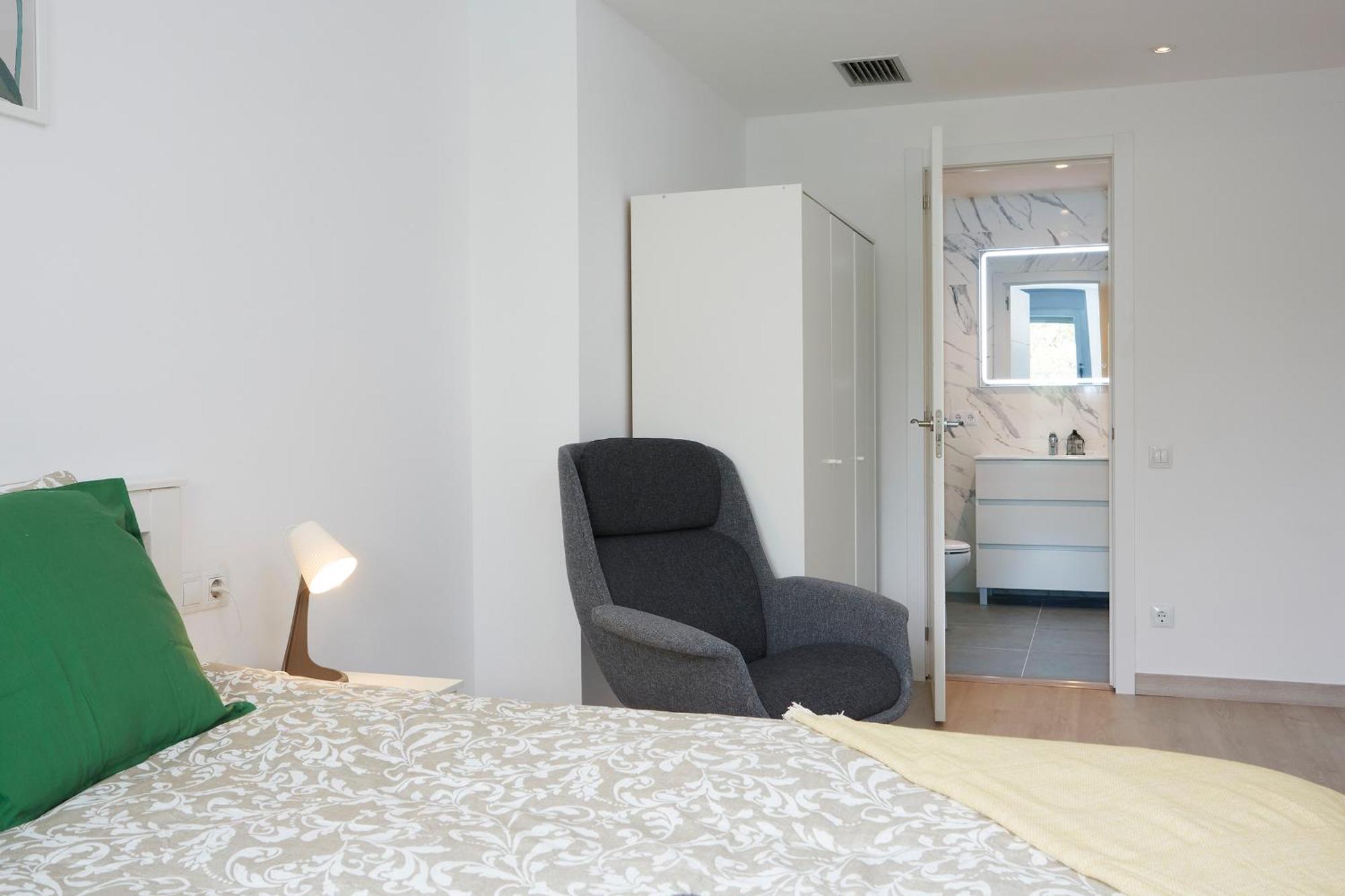 Three Bedroom Two Bathroom Apartment Close To Beach Барселона Екстер'єр фото