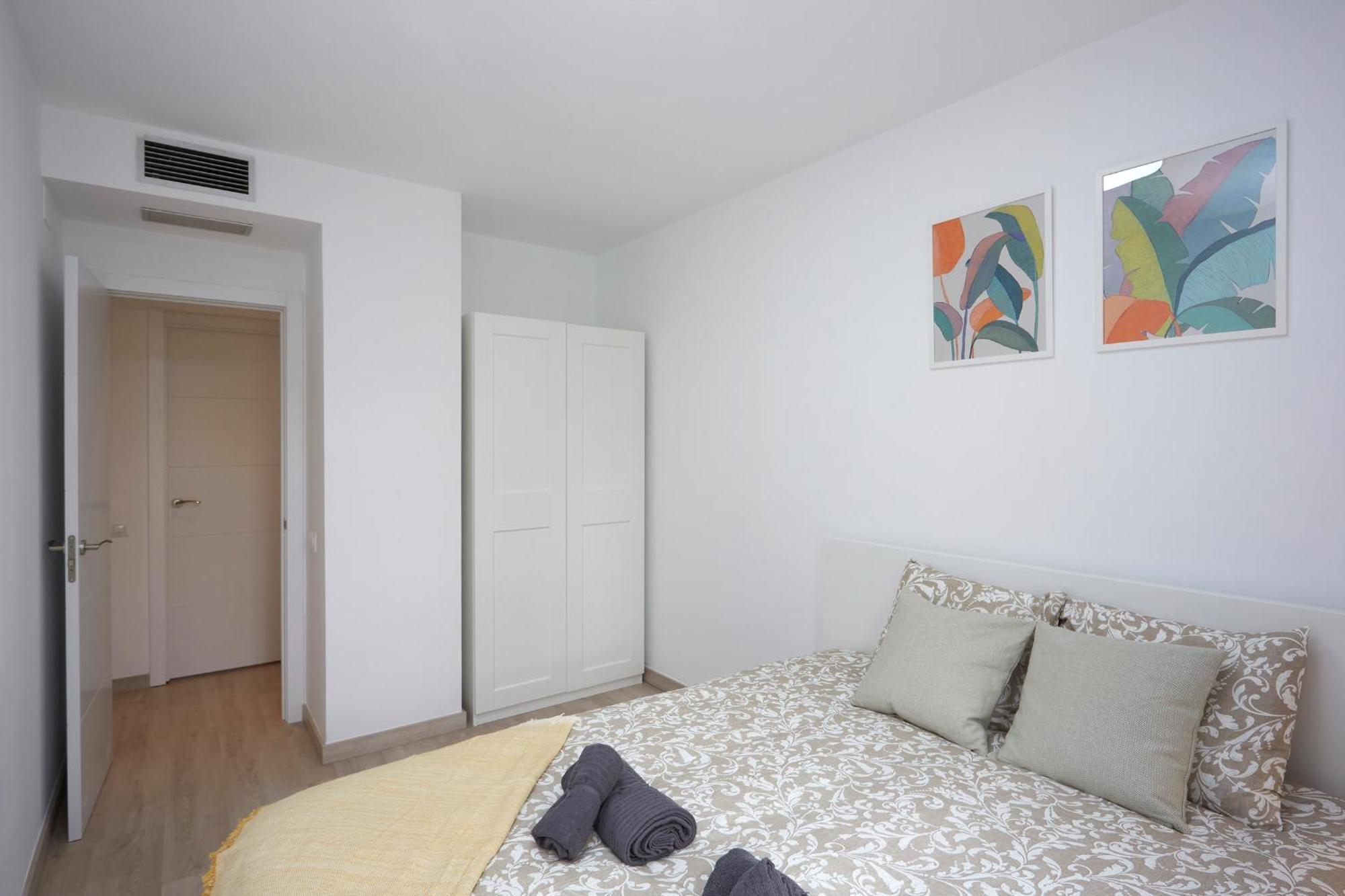 Three Bedroom Two Bathroom Apartment Close To Beach Барселона Екстер'єр фото
