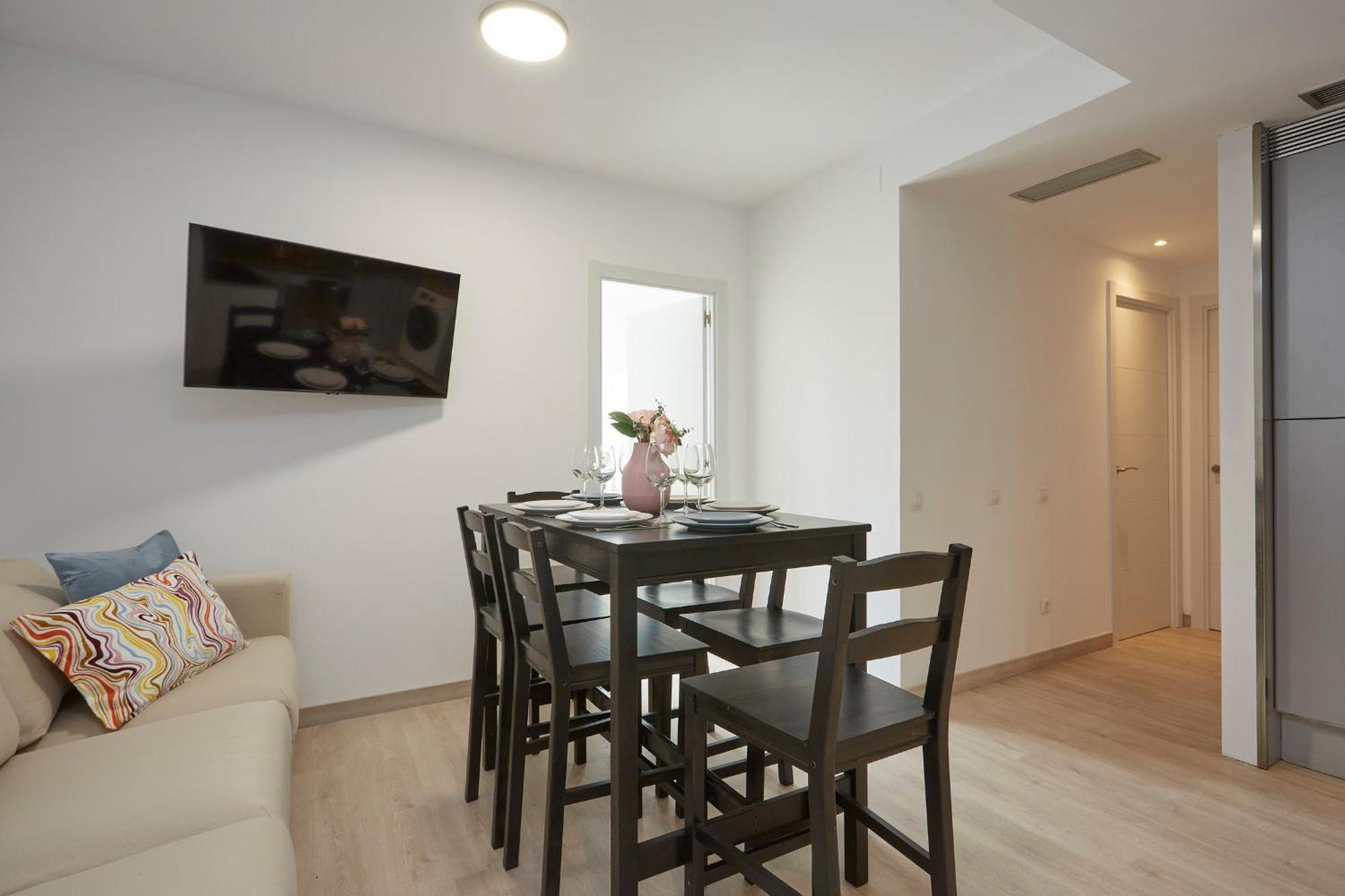 Three Bedroom Two Bathroom Apartment Close To Beach Барселона Екстер'єр фото