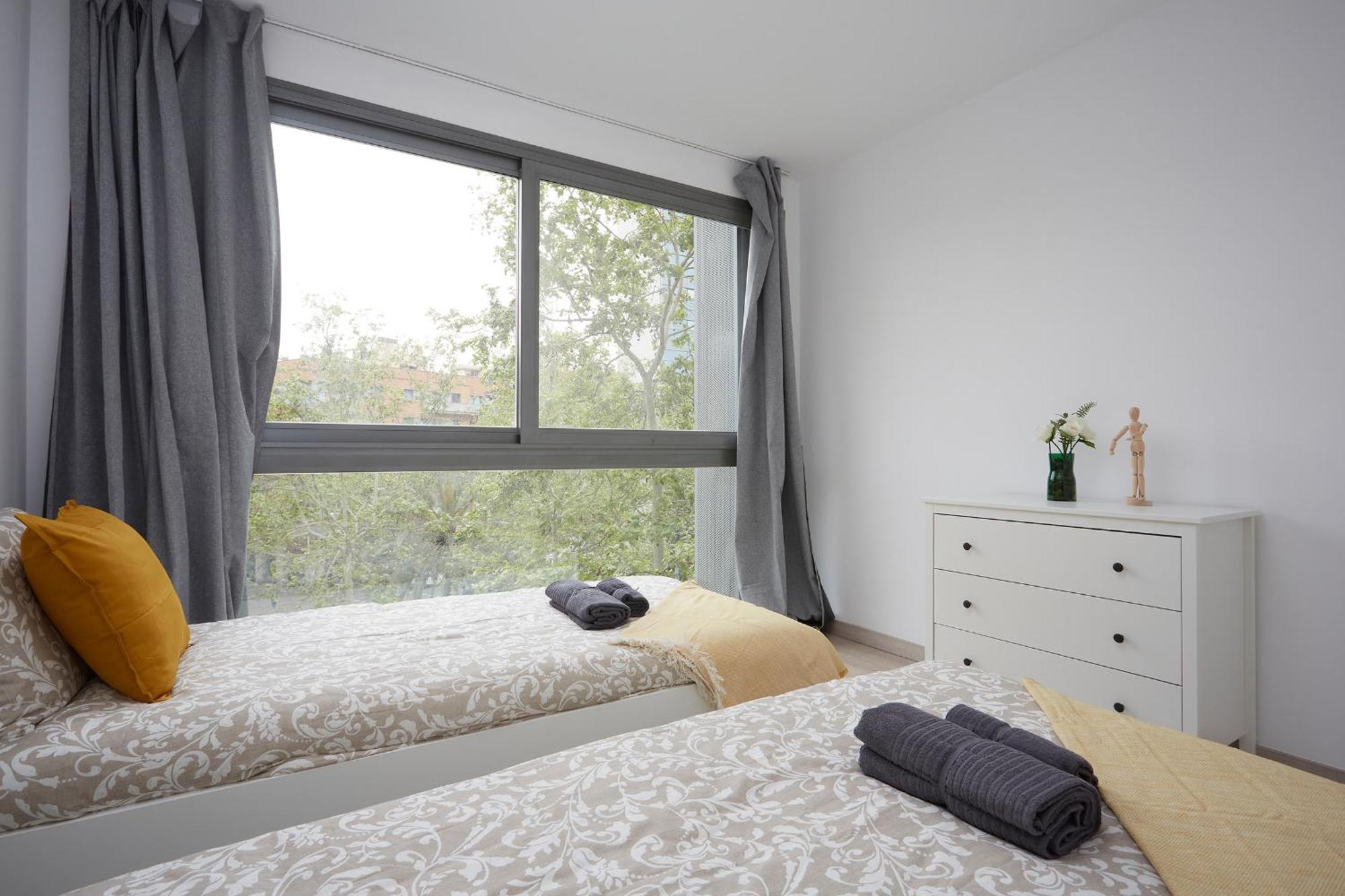Three Bedroom Two Bathroom Apartment Close To Beach Барселона Екстер'єр фото