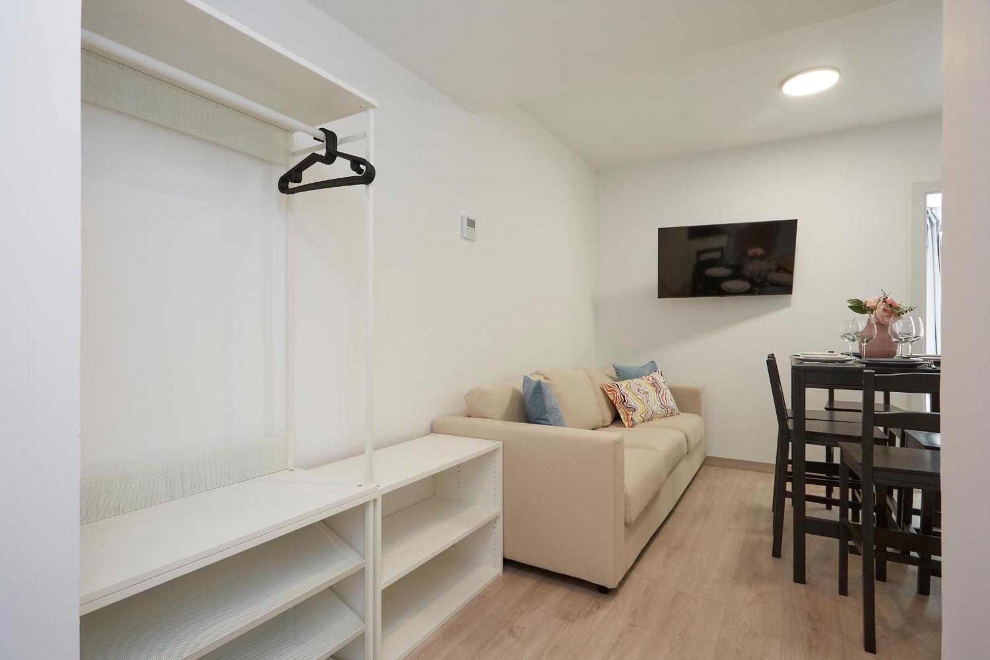 Three Bedroom Two Bathroom Apartment Close To Beach Барселона Екстер'єр фото